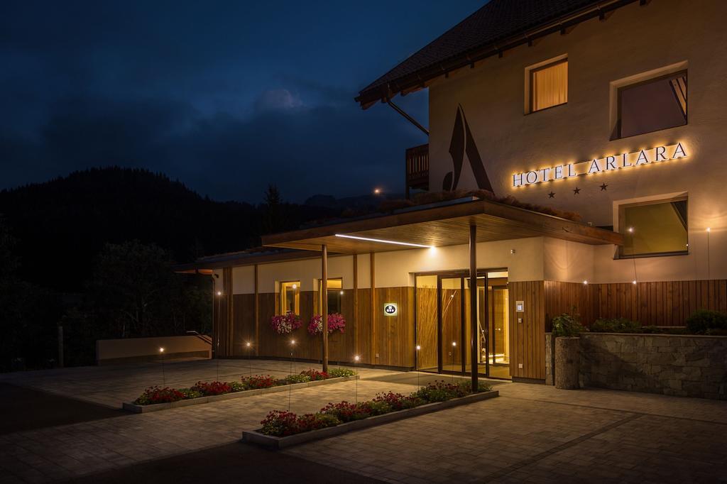 Hotel Arlara Corvara In Badia Exterior photo